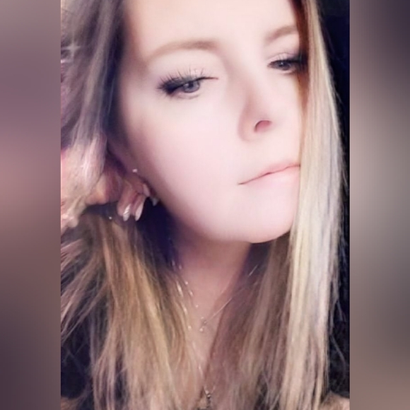 Meet your Posher, Michelle - Picture 1 of 1